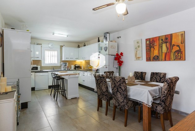 Resale - Villa -
Torrevieja - Los Balcones