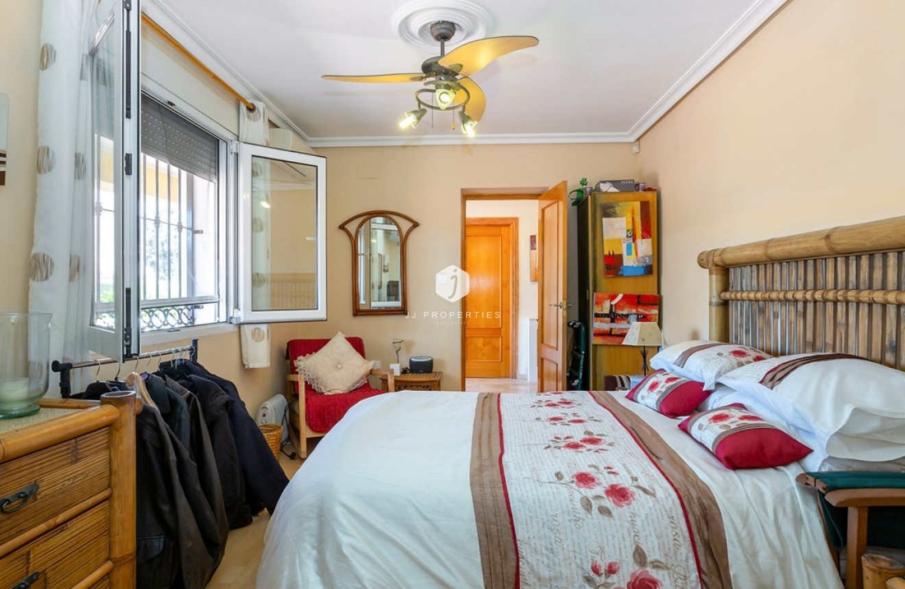 Resale - Villa -
Torrevieja - Los Balcones