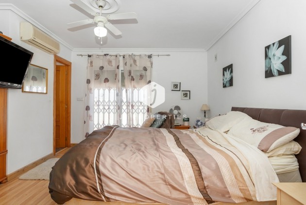 Resale - Villa -
Torrevieja - Los Balcones