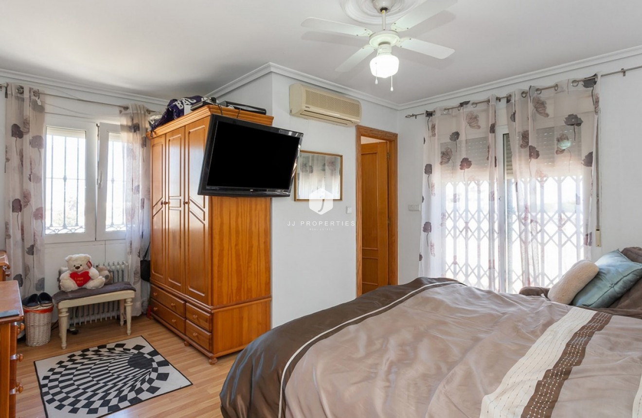 Resale - Villa -
Torrevieja - Los Balcones