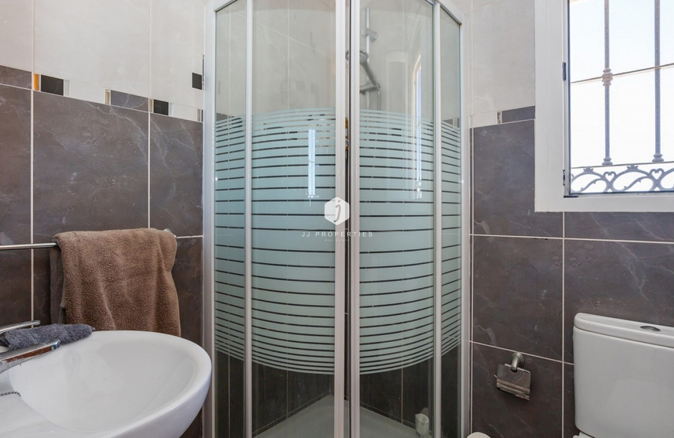 Resale - Villa -
Torrevieja - Los Balcones