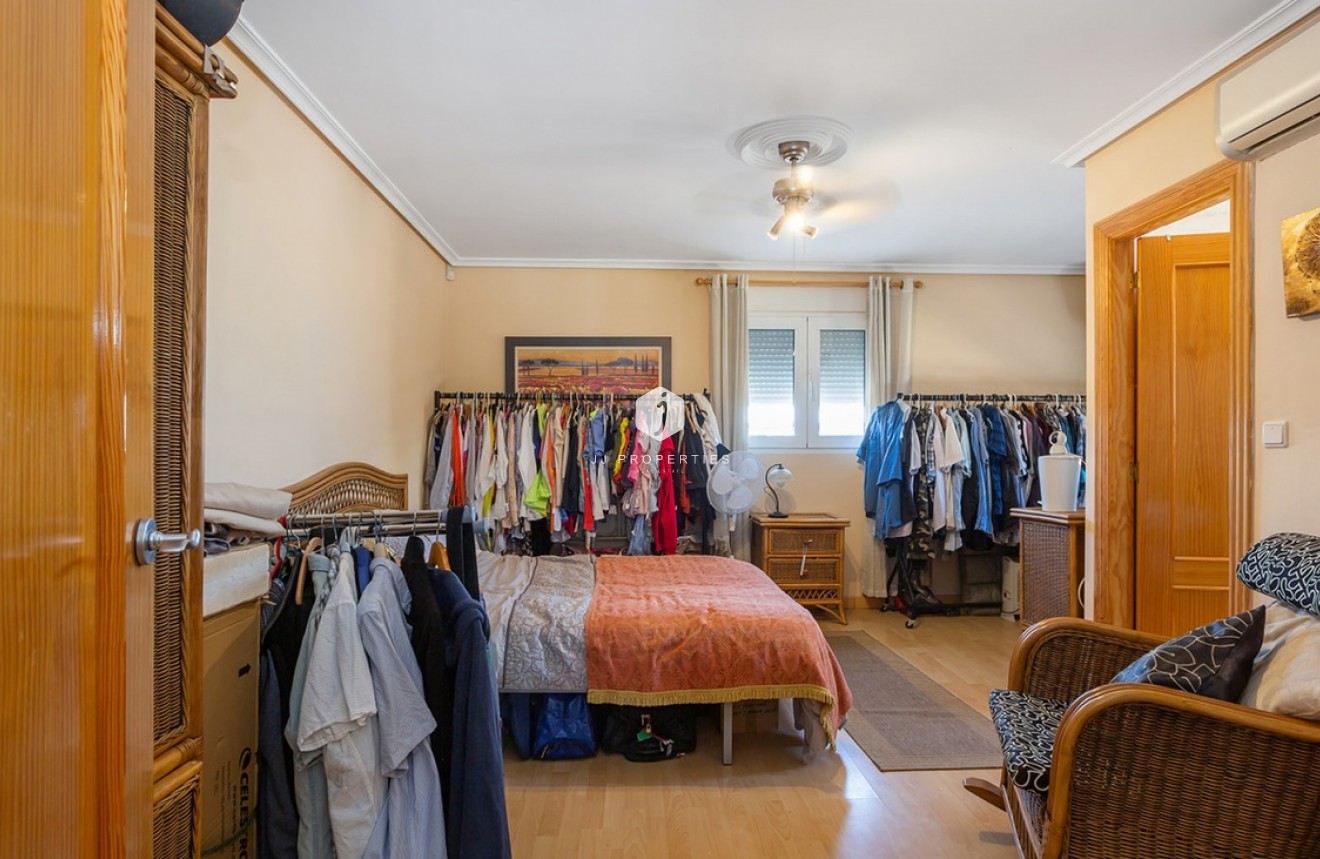 Resale - Villa -
Torrevieja - Los Balcones