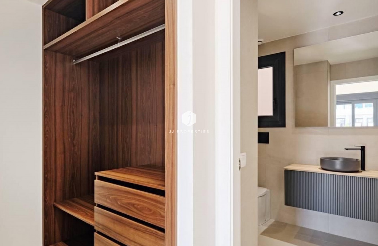 Resale - Apartment / flat -
Torrevieja - Costa Blanca