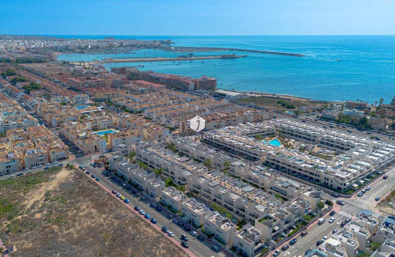 Resale - Apartment / flat -
Torrevieja - Costa Blanca