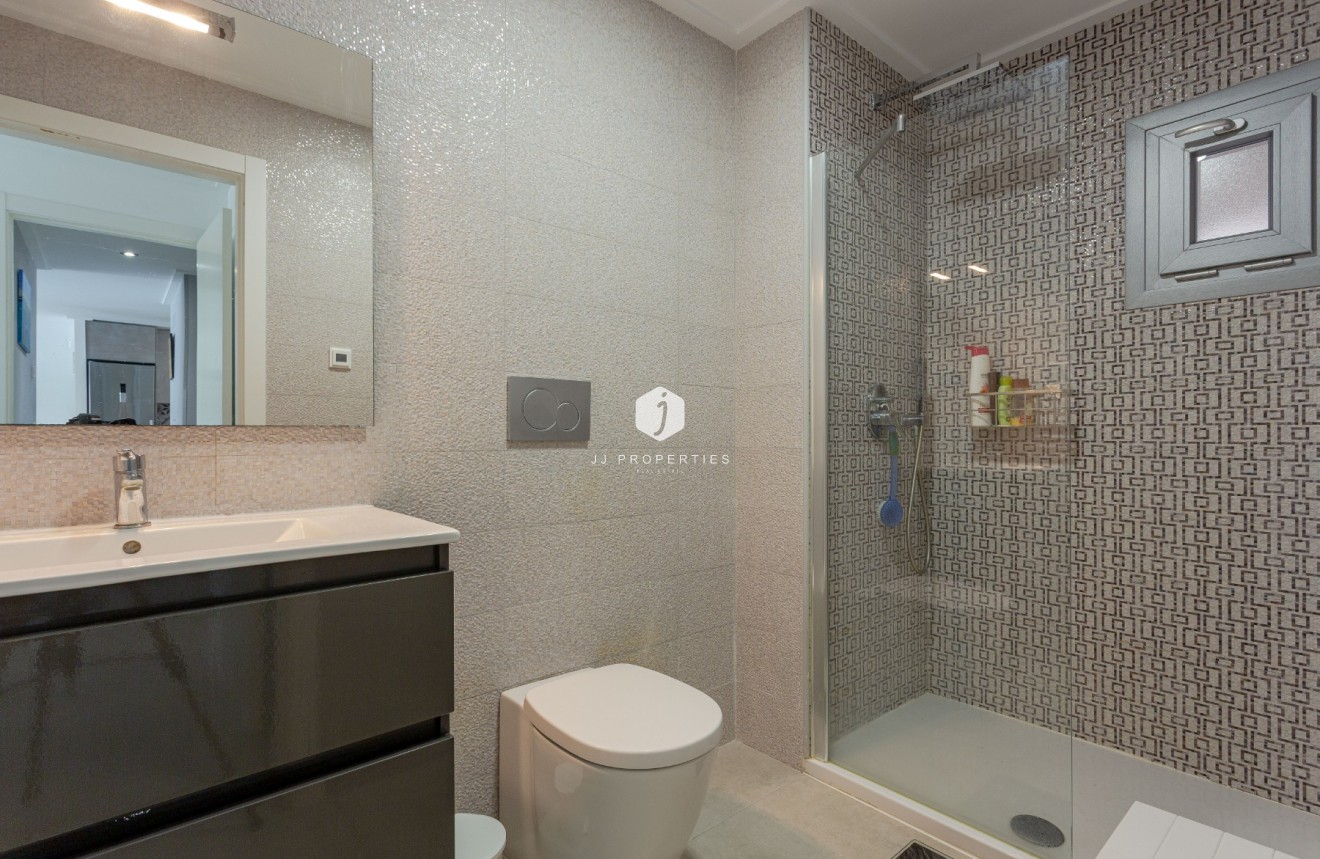 Resale - Apartment / flat -
Torrevieja - Costa Blanca