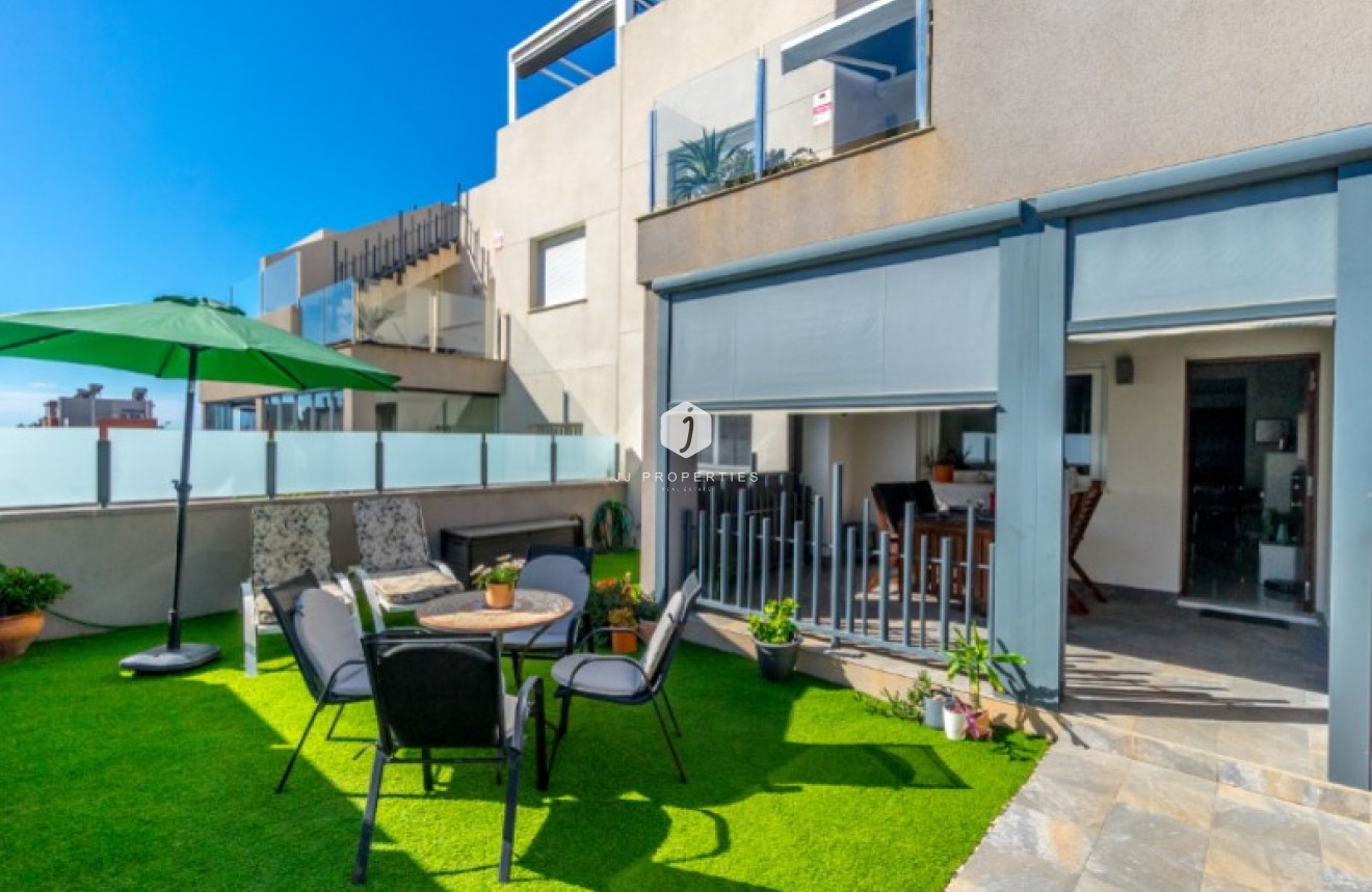 Resale - Apartment / flat -
Torrevieja - Costa Blanca