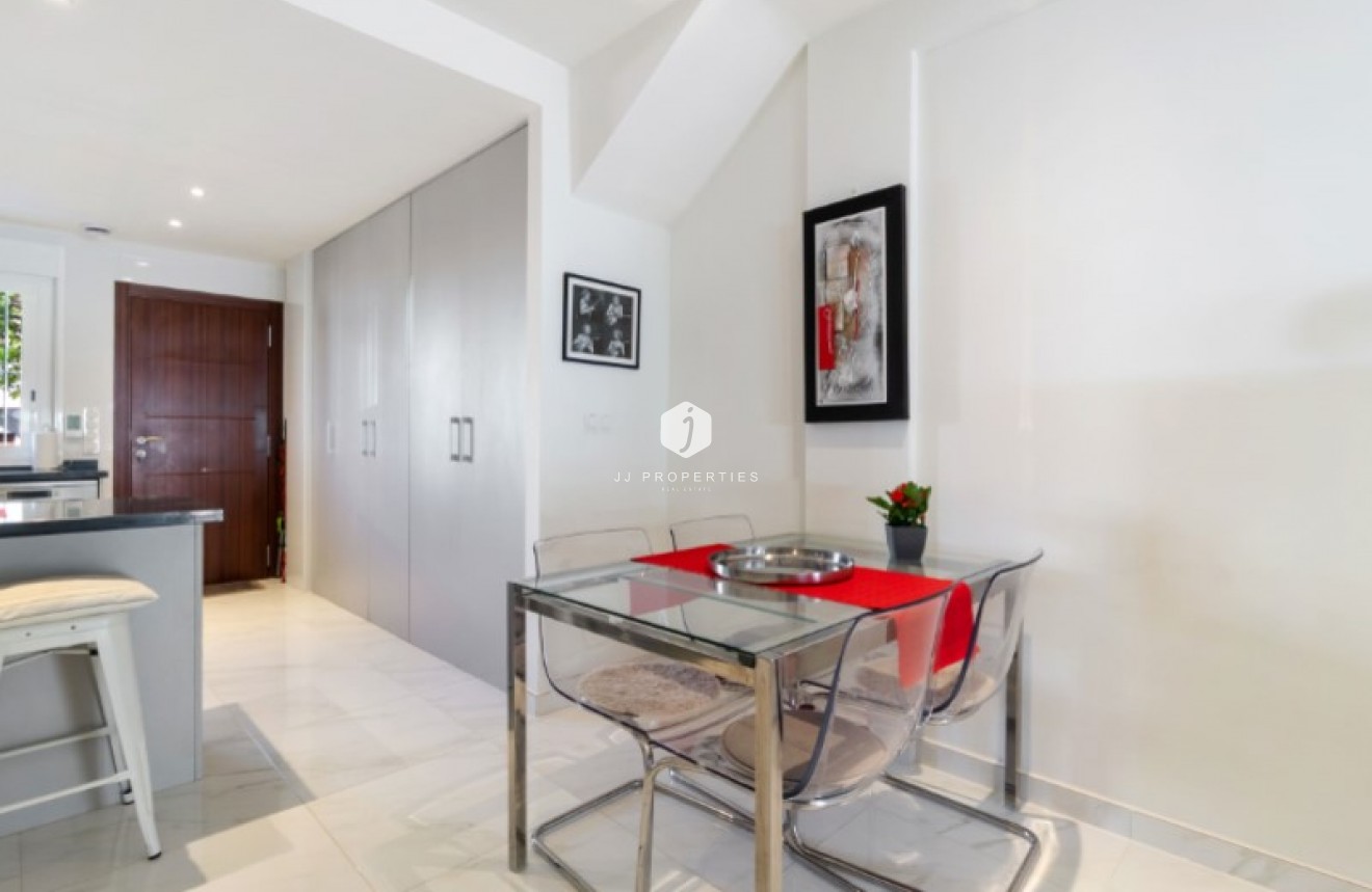 Resale - Apartment / flat -
Torrevieja - Costa Blanca