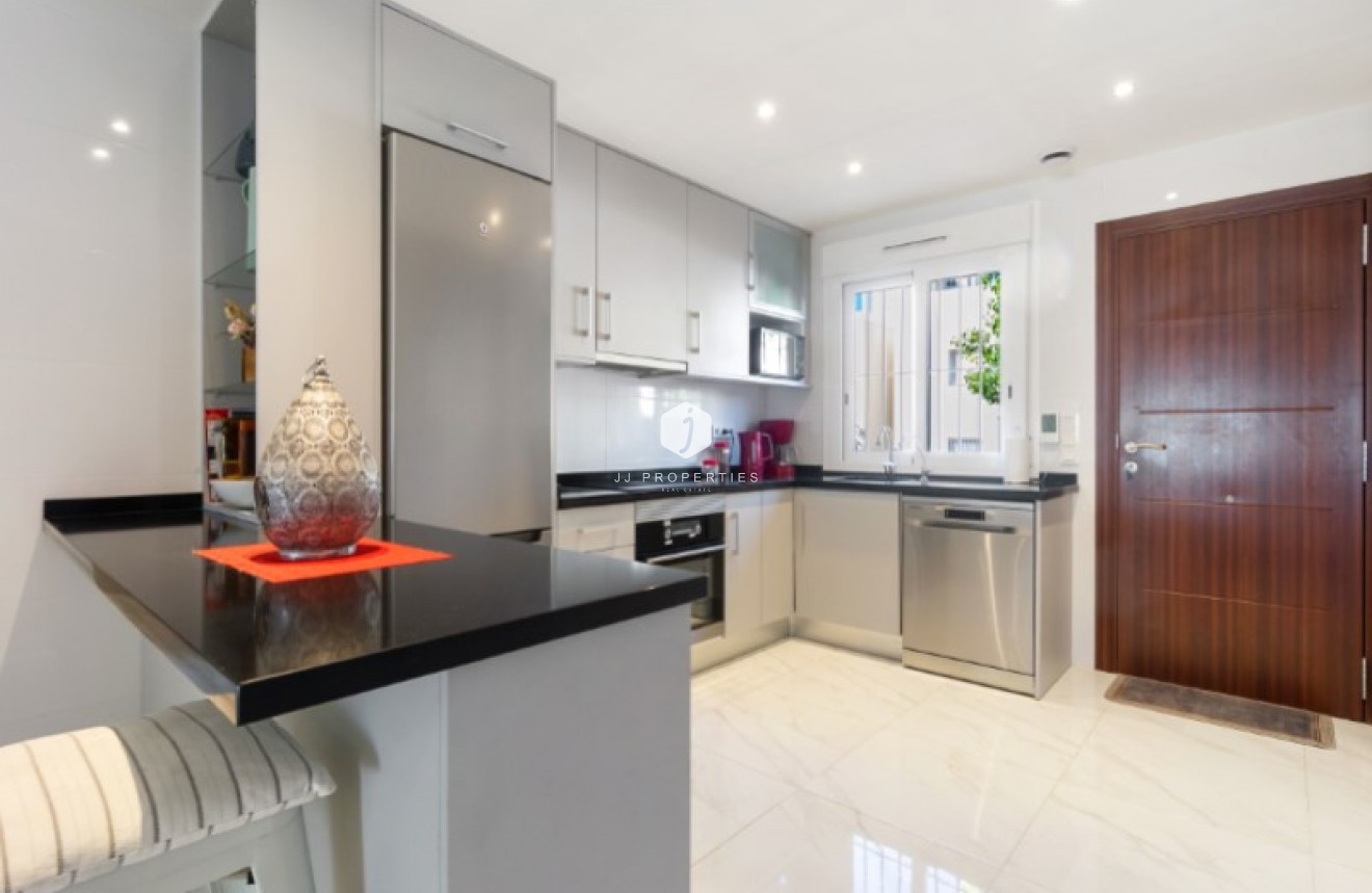 Resale - Apartment / flat -
Torrevieja - Costa Blanca