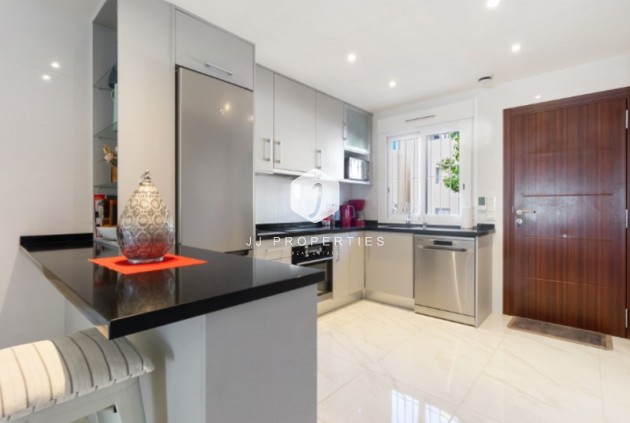 Resale - Apartment / flat -
Torrevieja - Costa Blanca