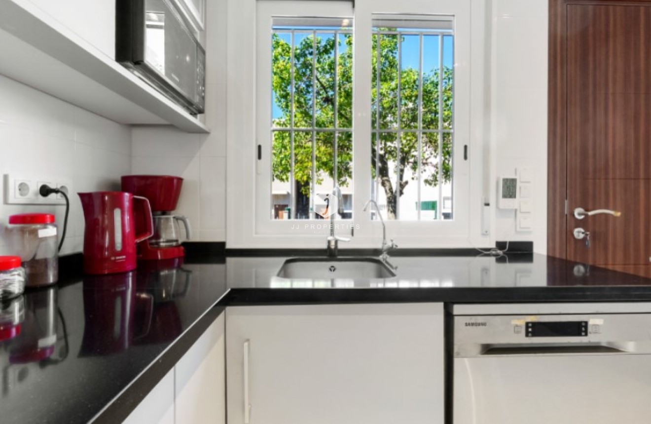 Resale - Apartment / flat -
Torrevieja - Costa Blanca