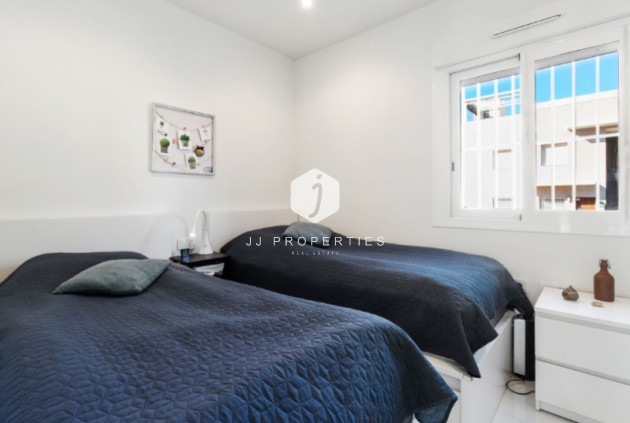 Resale - Apartment / flat -
Torrevieja - Costa Blanca