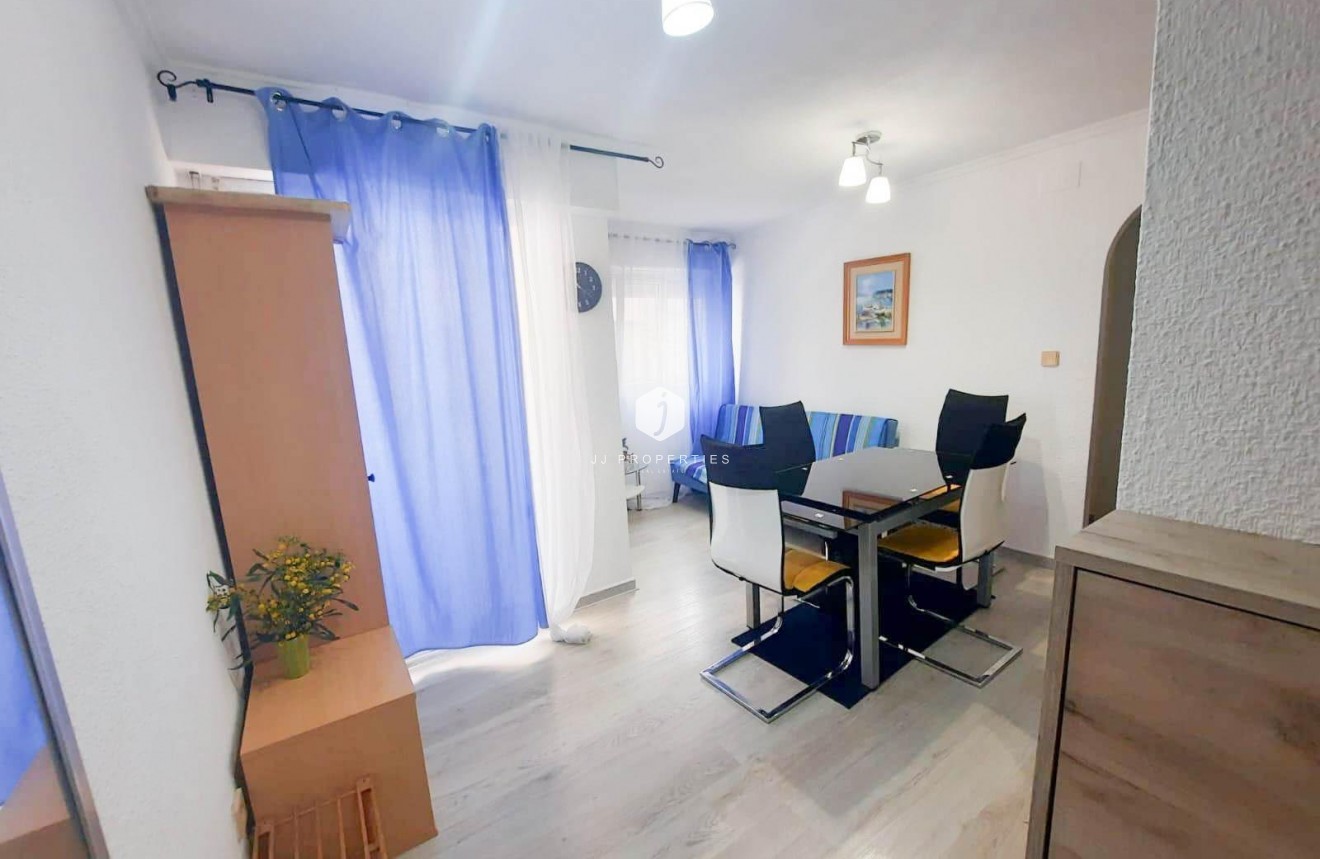 Resale - Apartment / flat -
Torrevieja - Centro