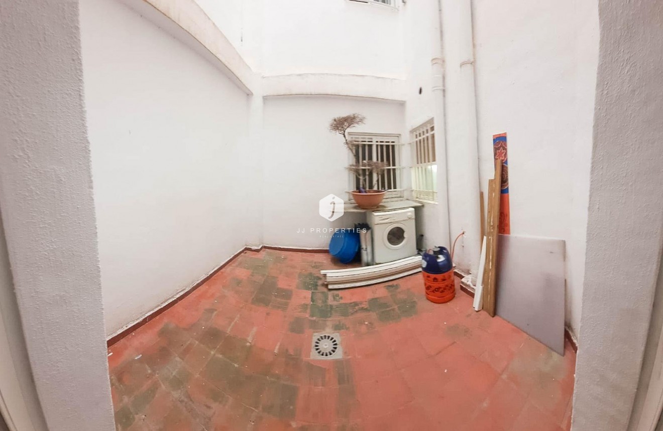 Resale - Apartment / flat -
Torrevieja - Centro