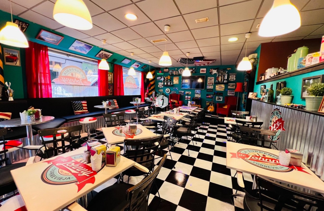 Resale - Commercial -
Torrevieja - Playa del cura