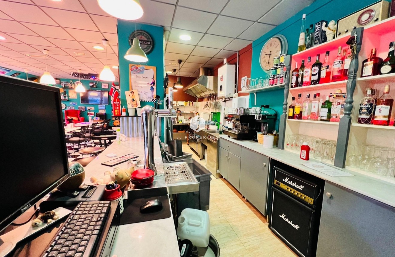 Resale - Commercial -
Torrevieja - Playa del cura