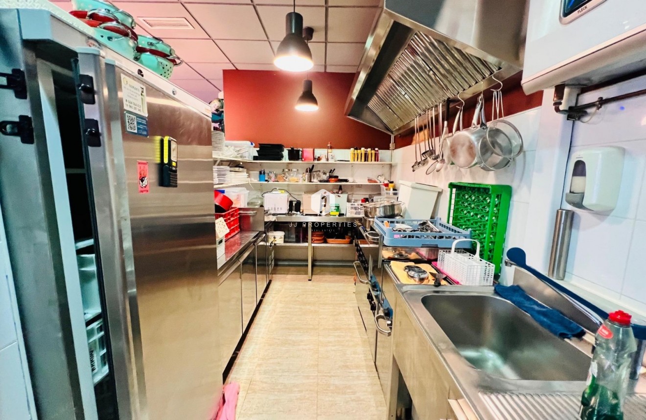 Resale - Commercial -
Torrevieja - Playa del cura