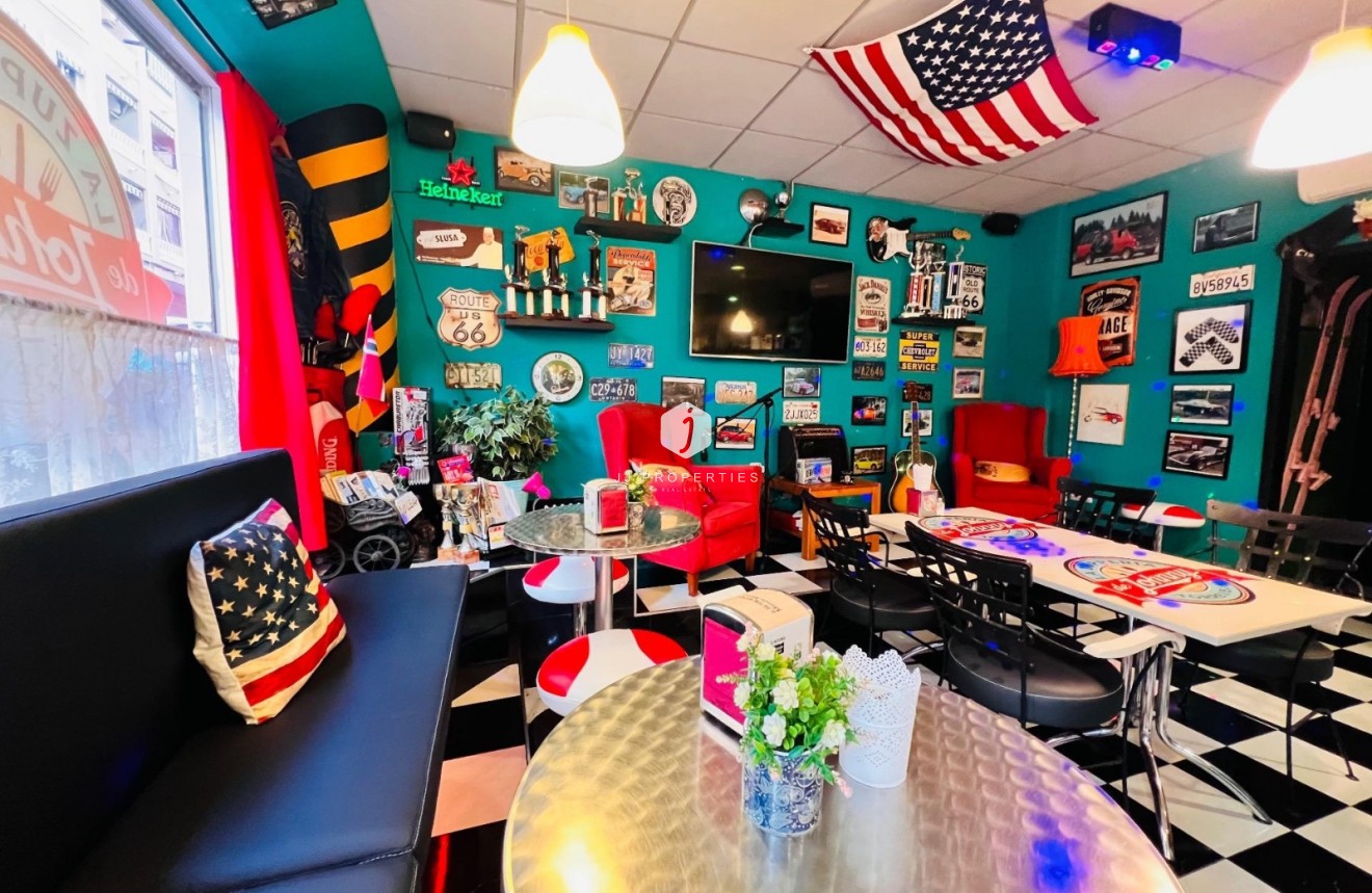 Resale - Commercial -
Torrevieja - Playa del cura