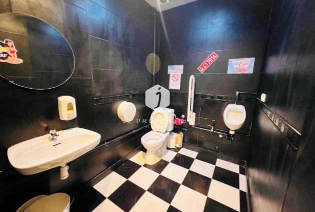 Resale - Commercial -
Torrevieja - Playa del cura