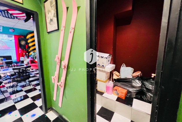 Resale - Commercial -
Torrevieja - Playa del cura