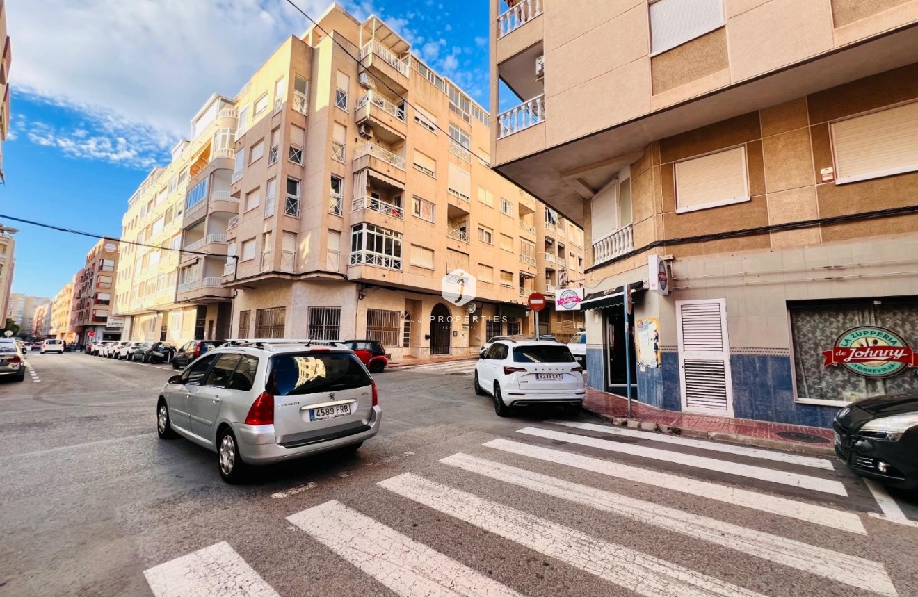 Resale - Commercial -
Torrevieja - Playa del cura