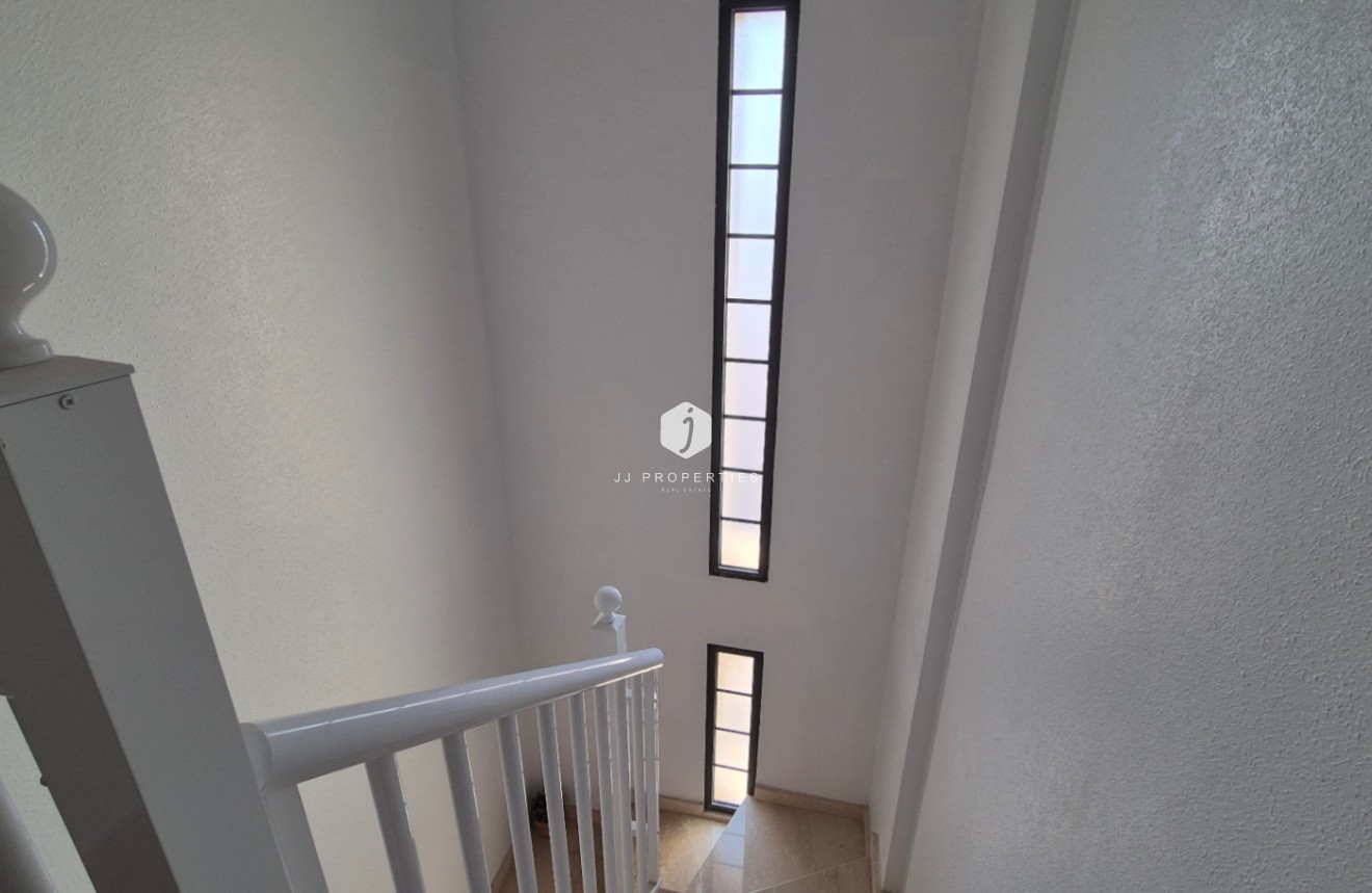 Resale - Duplex -
Torrevieja - Costa Blanca