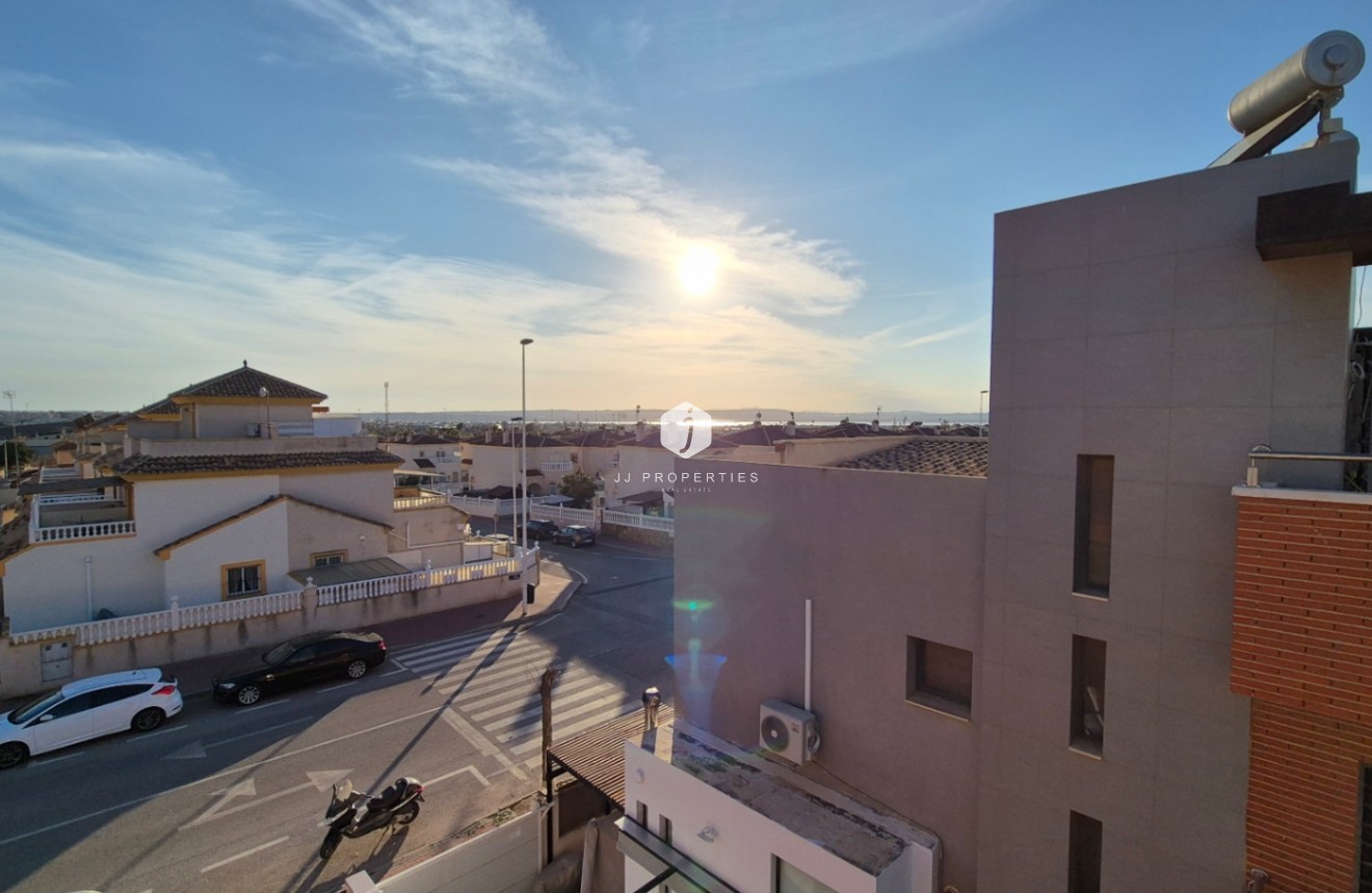 Resale - Duplex -
Torrevieja - Costa Blanca