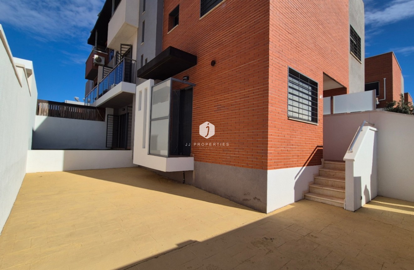 Resale - Duplex -
Torrevieja - Costa Blanca