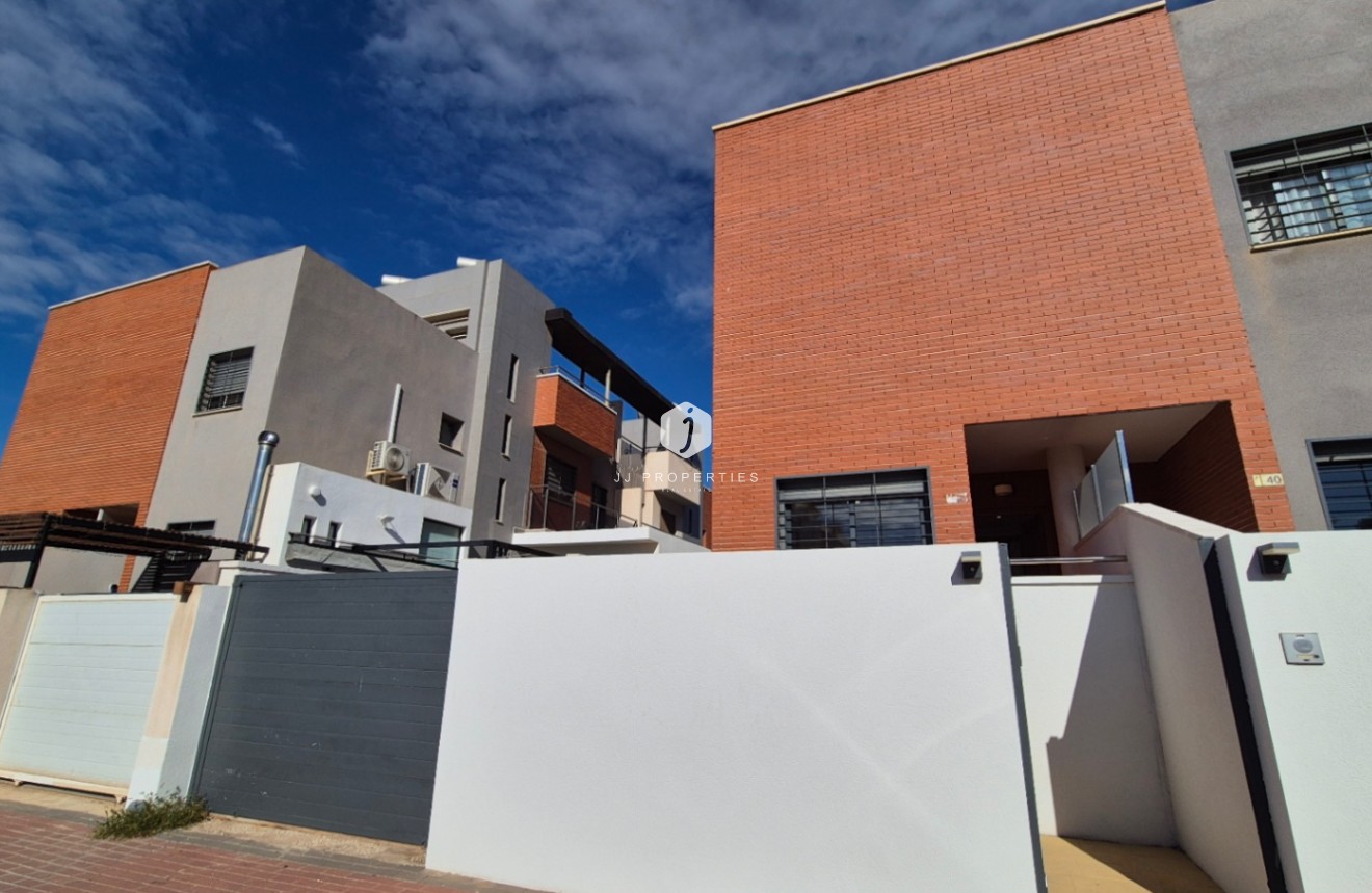 Resale - Duplex -
Torrevieja - Costa Blanca