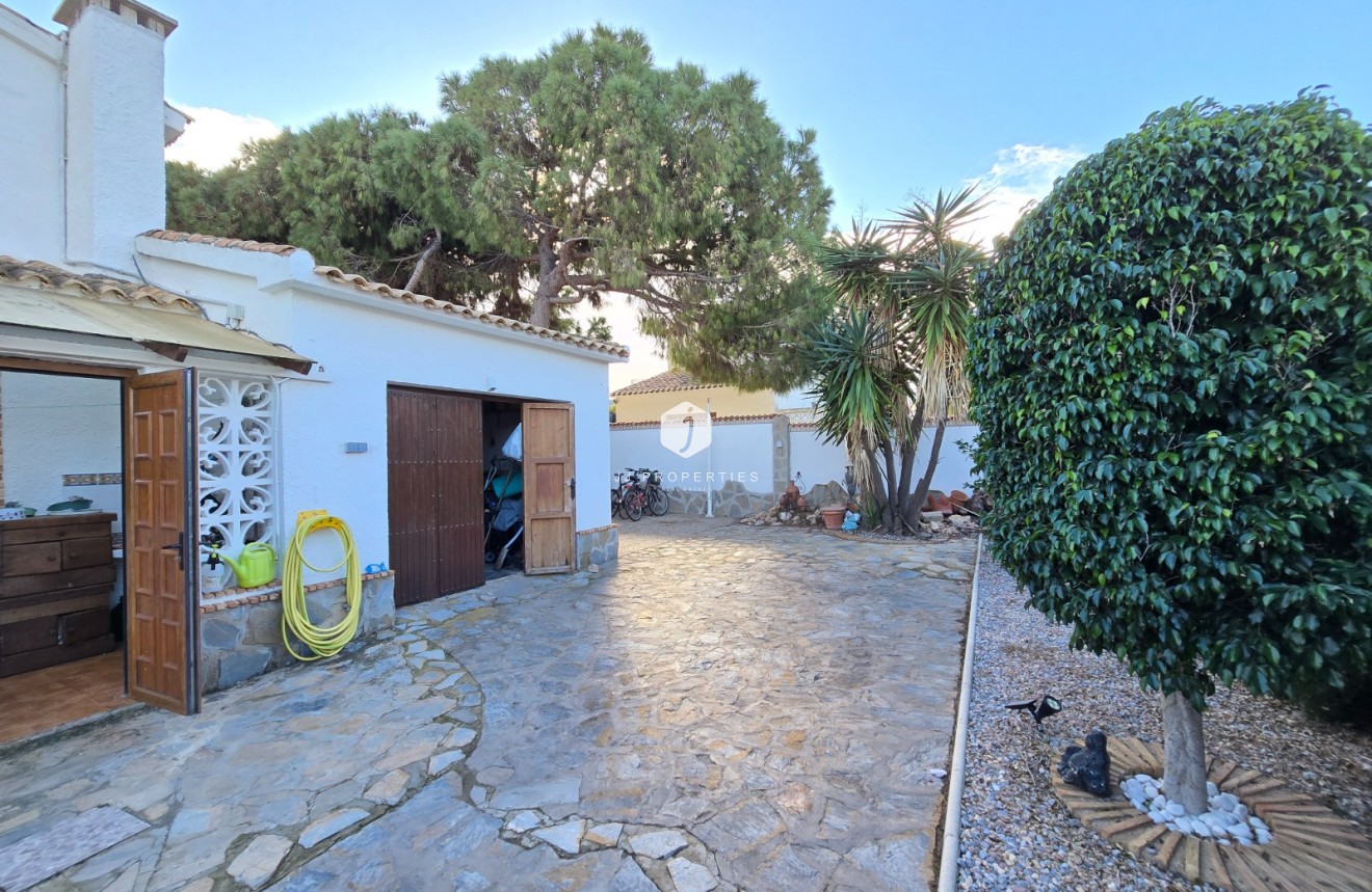 Resale - Villa -
Orihuela Costa - Costa Blanca