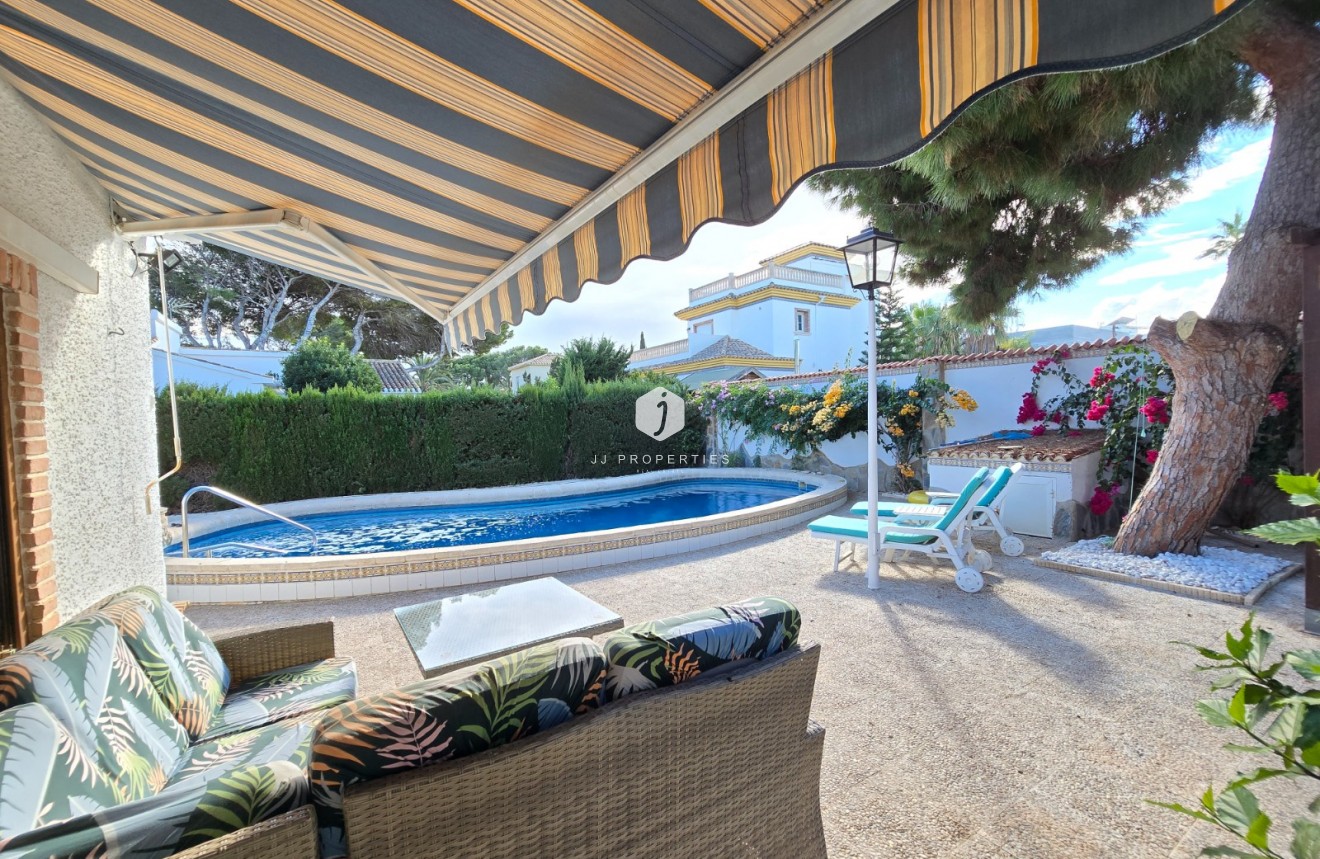 Resale - Villa -
Orihuela Costa - Costa Blanca