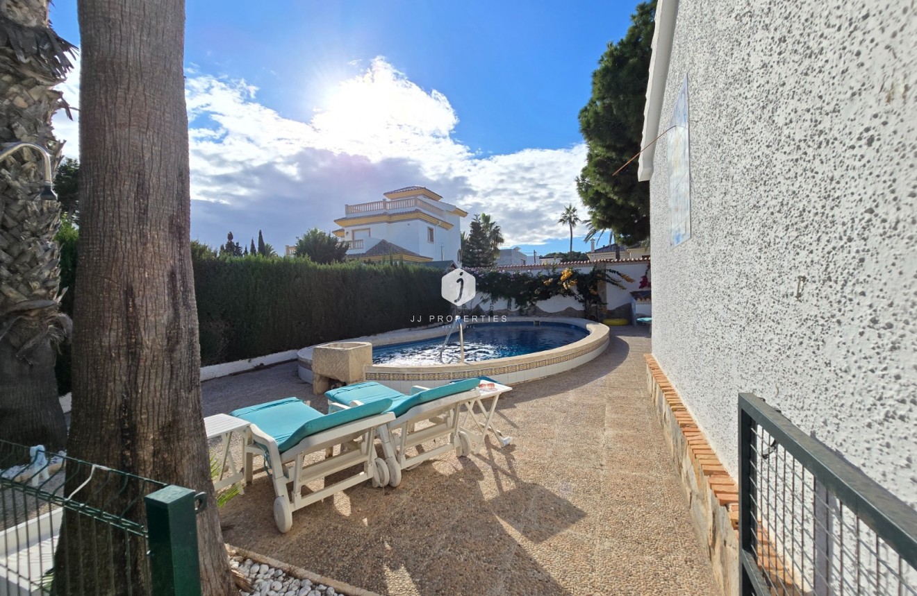 Resale - Villa -
Orihuela Costa - Costa Blanca