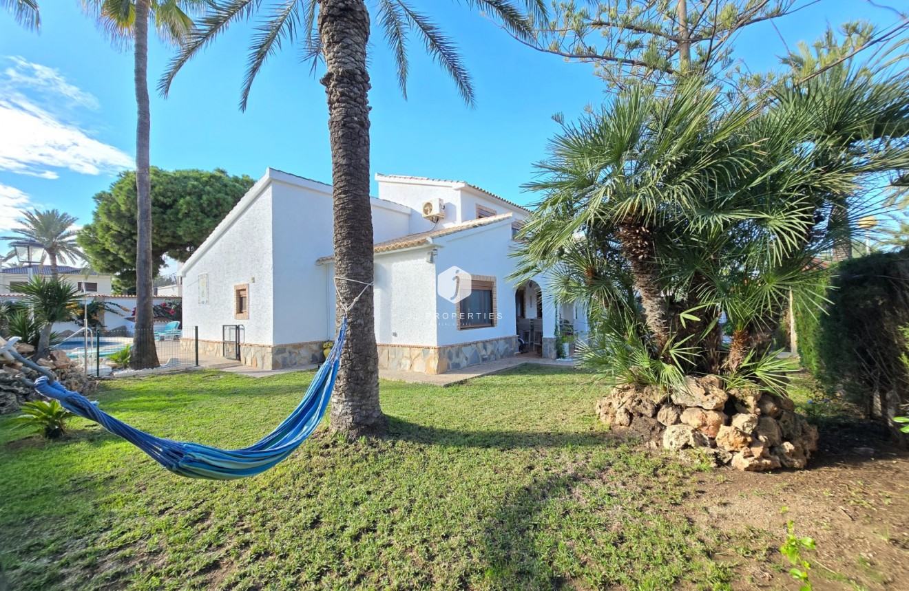 Resale - Villa -
Orihuela Costa - Costa Blanca