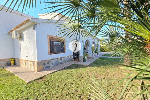 Resale - Villa -
Orihuela Costa - Costa Blanca