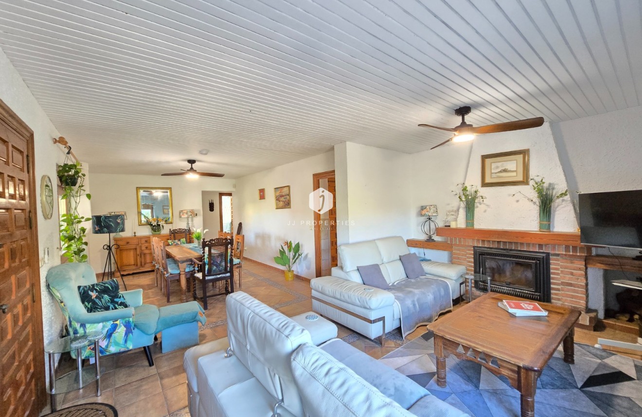 Resale - Villa -
Orihuela Costa - Costa Blanca