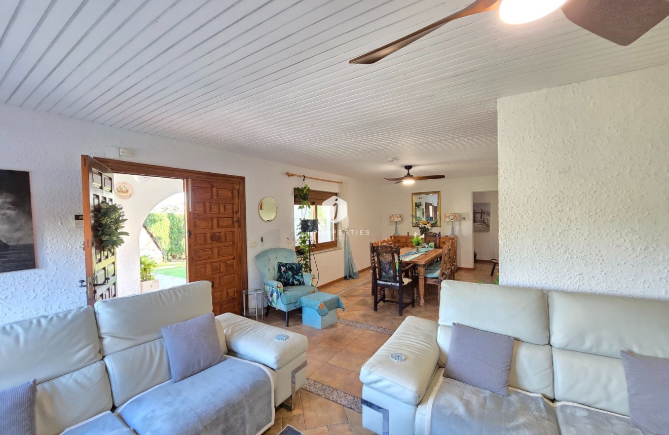 Resale - Villa -
Orihuela Costa - Costa Blanca