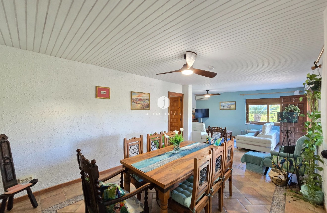 Resale - Villa -
Orihuela Costa - Costa Blanca