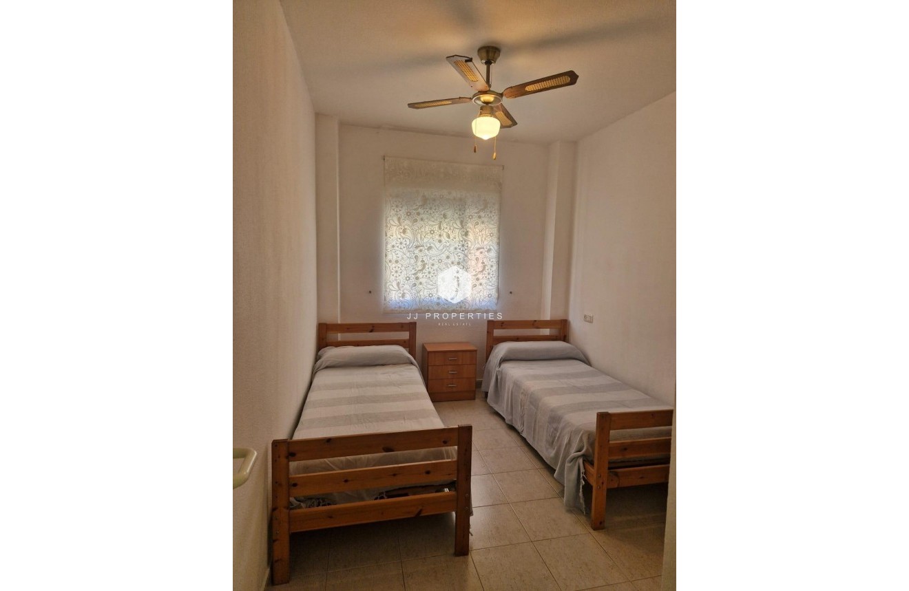 Tweedehands - Bungalow -
Torrevieja - Playa de los Naufragos