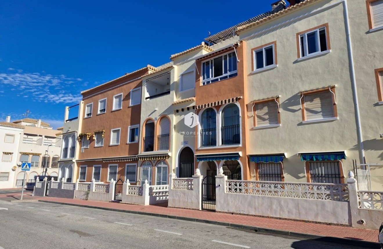 Tweedehands - Bungalow -
Torrevieja - Playa de los Naufragos