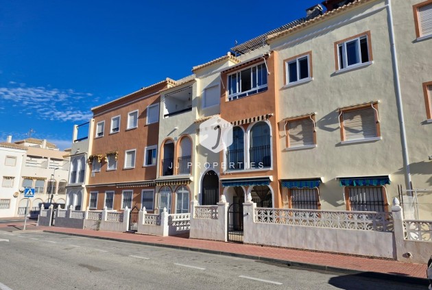 Tweedehands - Bungalow -
Torrevieja - Playa de los Naufragos