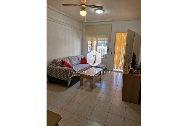 Tweedehands - Bungalow -
Torrevieja - Playa de los Naufragos