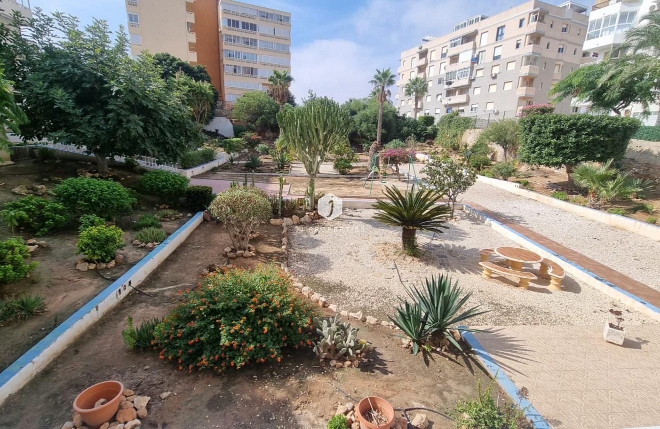 Resale - Apartment / flat -
Torrevieja - Torreblanca