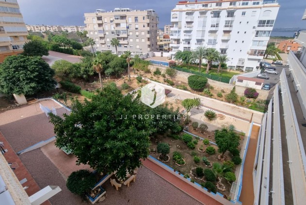 Resale - Apartment / flat -
Torrevieja - Torreblanca