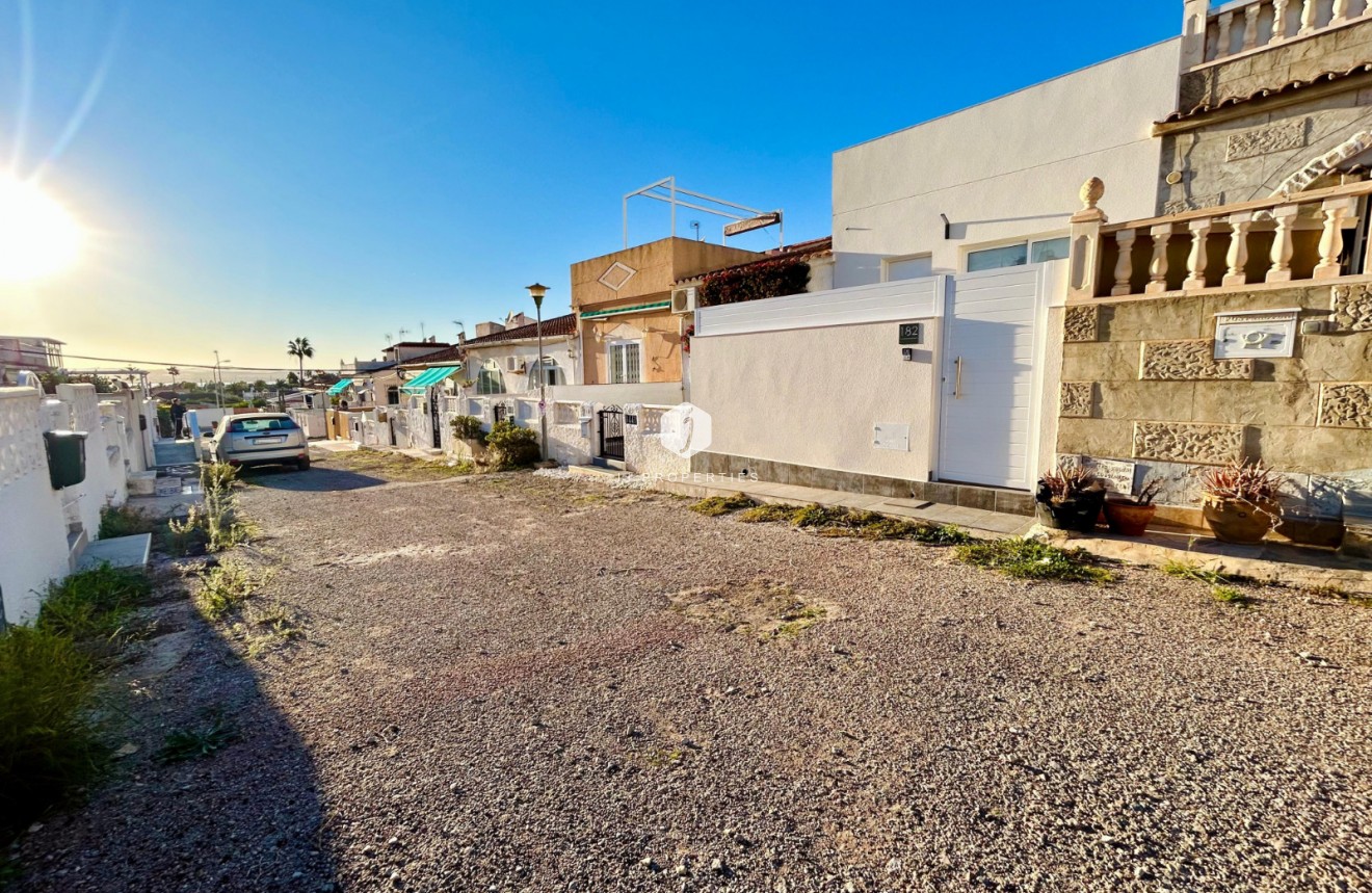 Tweedehands - Chalet -
Torrevieja - Costa Blanca