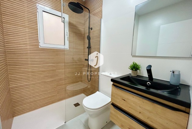 Tweedehands - Chalet -
Torrevieja - Costa Blanca