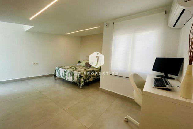 Tweedehands - Chalet -
Torrevieja - Costa Blanca