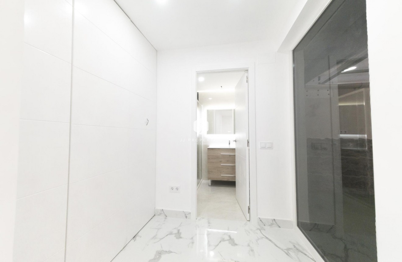 Tweedehands - Appartement / flat -
Torrevieja - Playa de los Naufragos