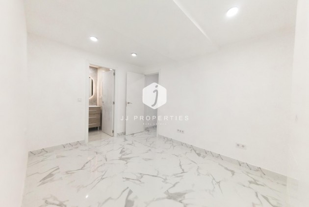 Tweedehands - Appartement / flat -
Torrevieja - Playa de los Naufragos