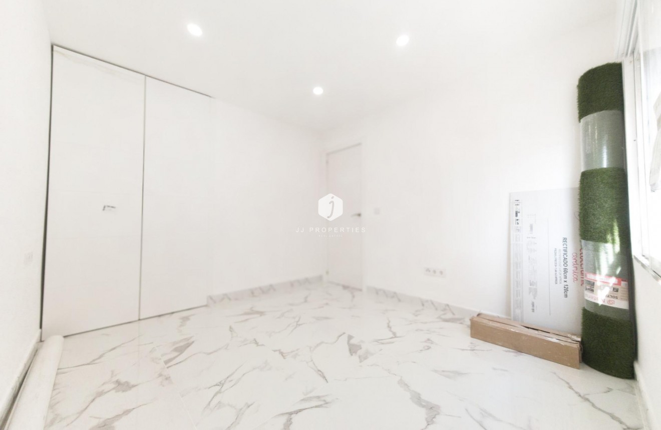 Tweedehands - Appartement / flat -
Torrevieja - Playa de los Naufragos