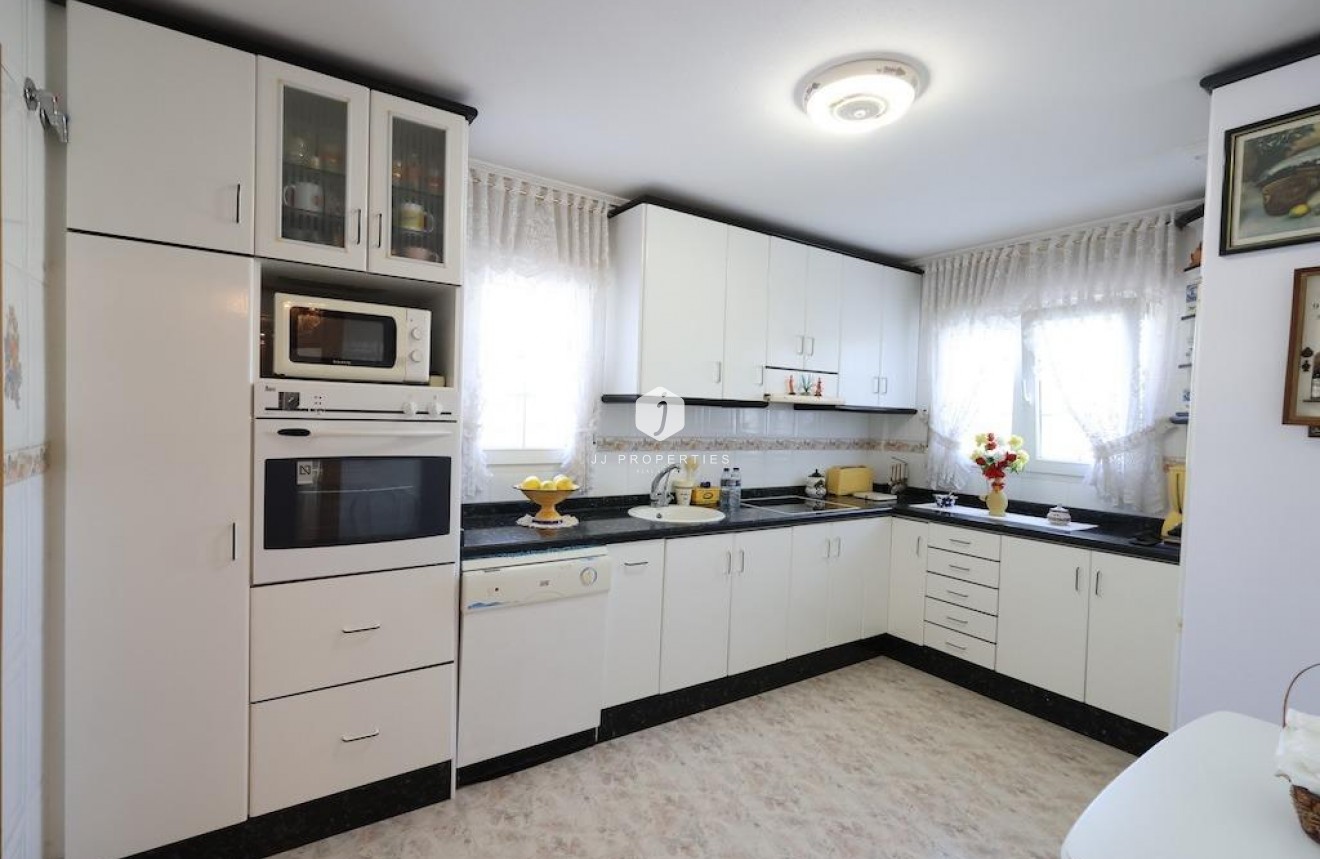 Resale - Villa -
Orihuela Costa - Costa Blanca