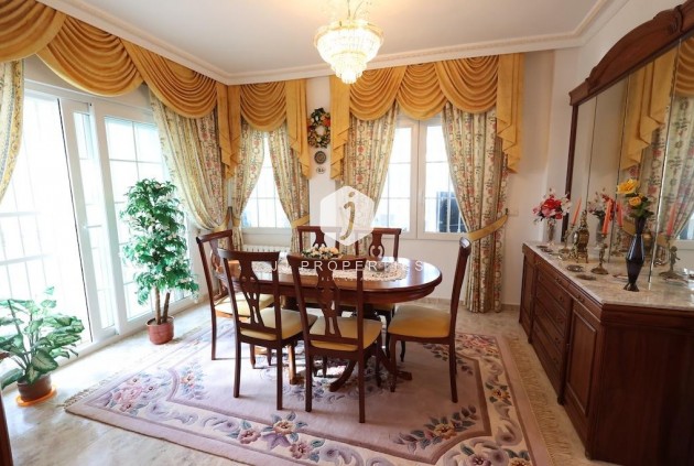 Resale - Villa -
Orihuela Costa - Costa Blanca